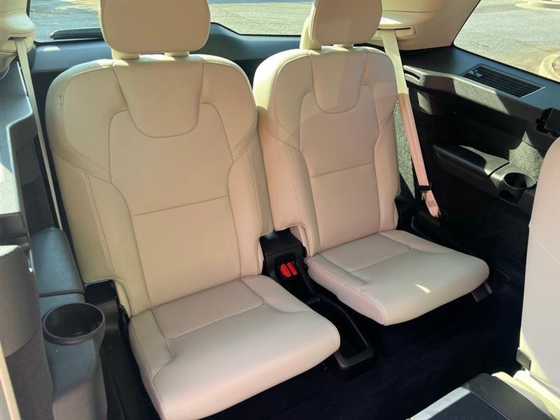 Volvo XC90 T6 AWD 7-Passenger Momentum 2018