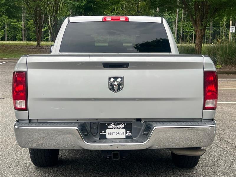 RAM 1500 Tradesman 4x2 Crew Cab 5'7" Box 2017