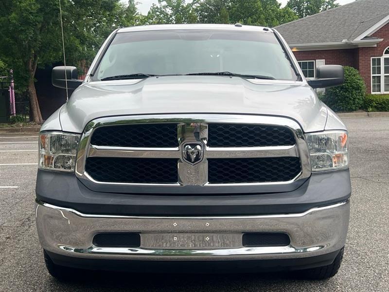 RAM 1500 Tradesman 4x2 Crew Cab 5'7" Box 2017