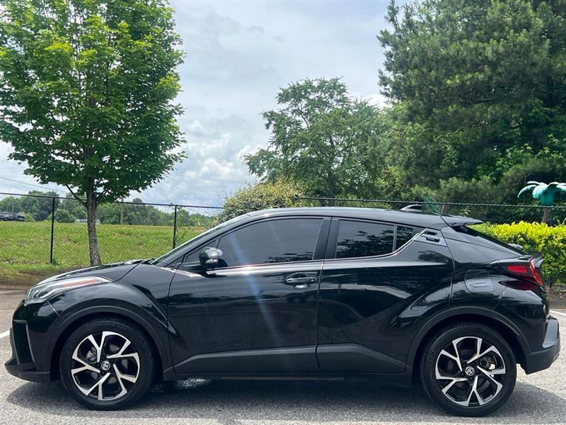 Toyota C-HR Nightshade FWD (Natl) 2021