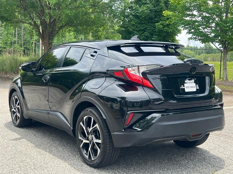 Toyota C-HR Nightshade FWD (Natl) 2021