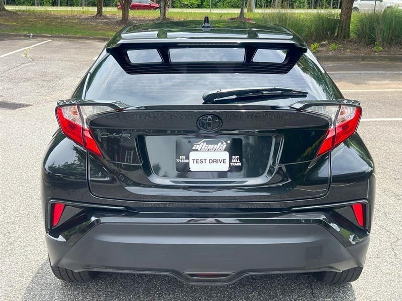 Toyota C-HR Nightshade FWD (Natl) 2021