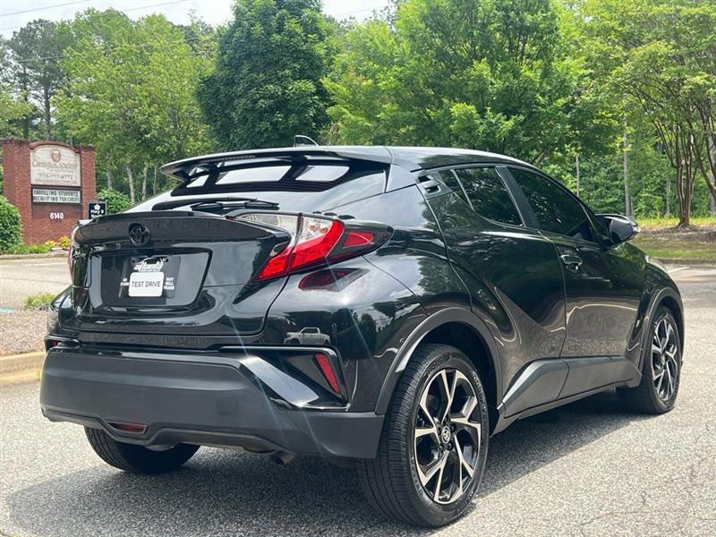 Toyota C-HR Nightshade FWD (Natl) 2021