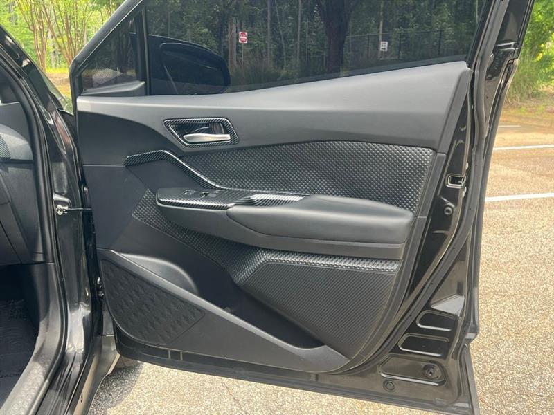 Toyota C-HR Nightshade FWD (Natl) 2021