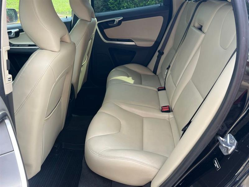 Volvo XC60 AWD 4dr T6 Drive-E Platinum 2016
