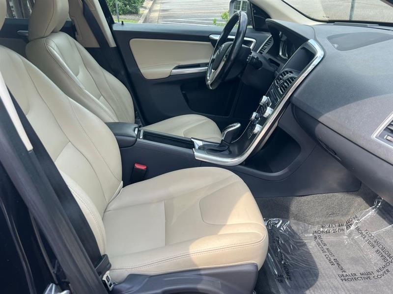 Volvo XC60 AWD 4dr T6 Drive-E Platinum 2016
