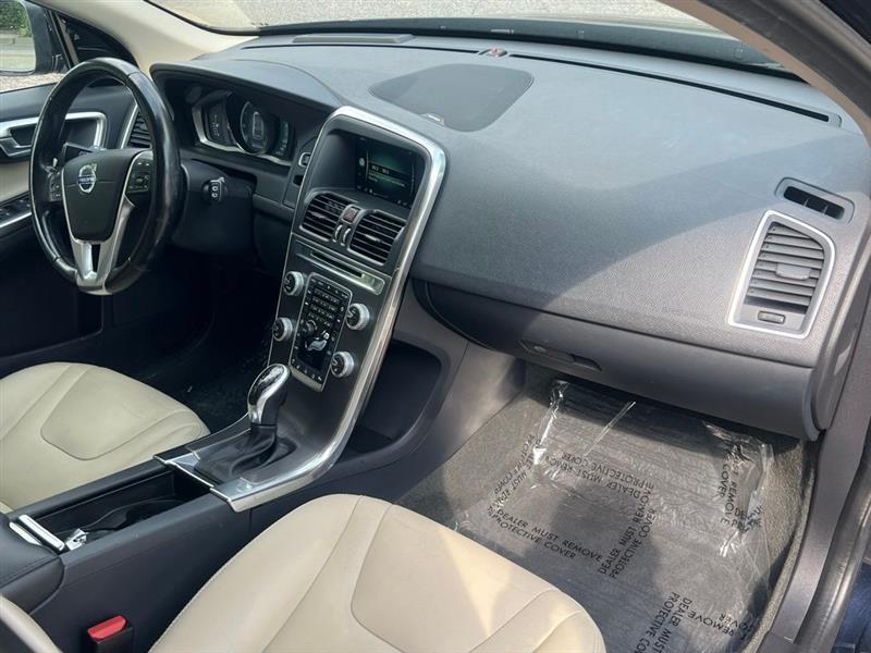 Volvo XC60 AWD 4dr T6 Drive-E Platinum 2016