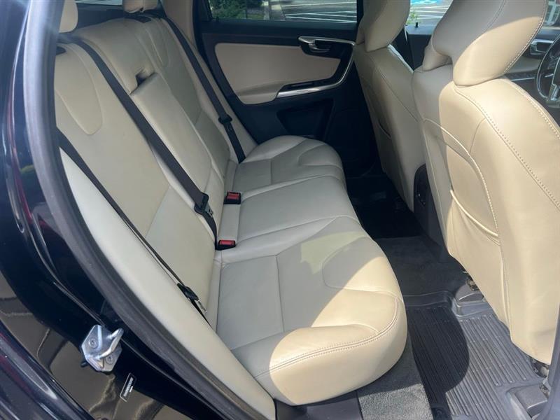 Volvo XC60 AWD 4dr T6 Drive-E Platinum 2016
