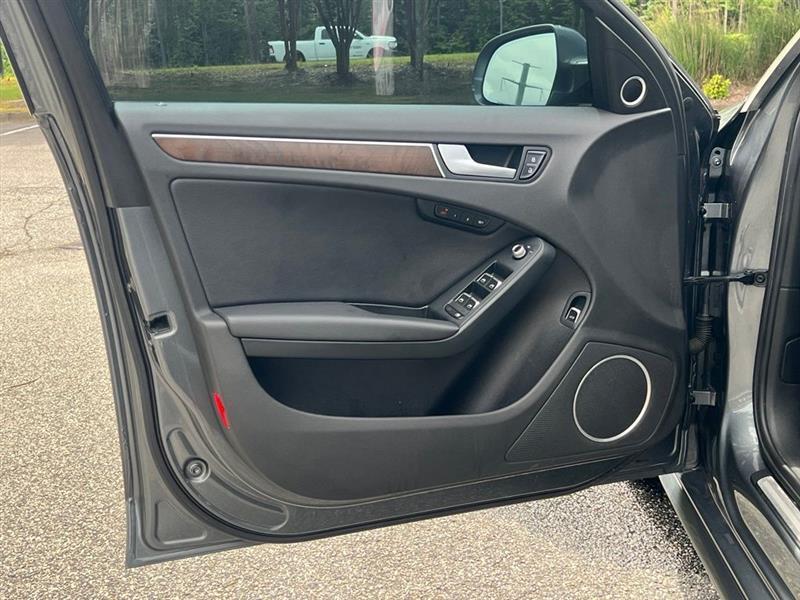 Audi A4 4dr Sdn Auto quattro 2.0T Premium Plus 2014