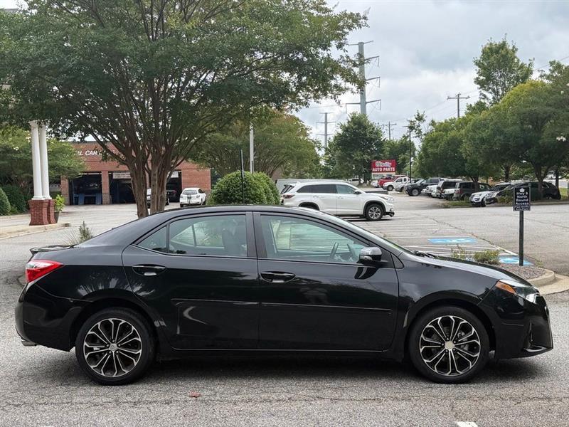 Toyota Corolla 4dr Sdn CVT LE Premium (Natl) 2015