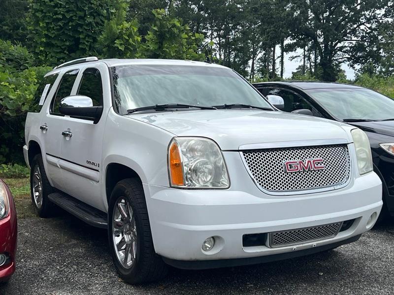 GMC Yukon Denali AWD 4dr 2007