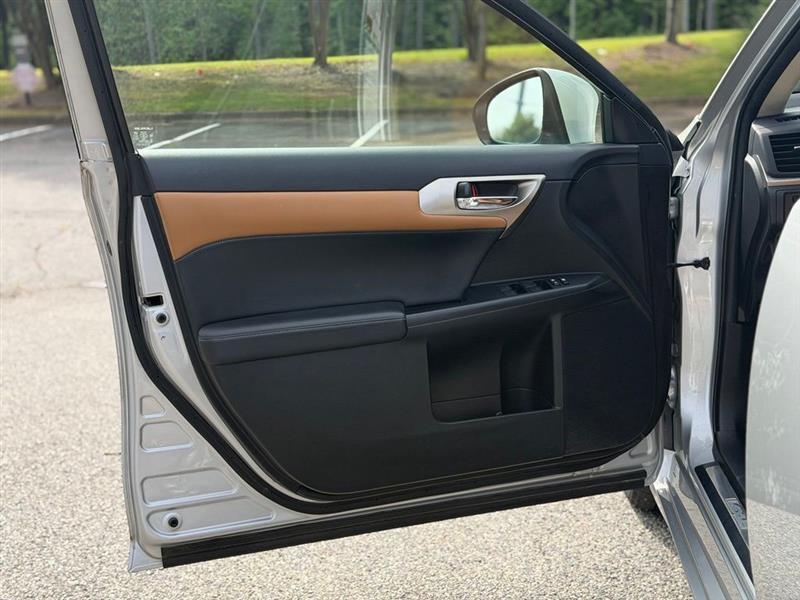 Lexus CT 200h 5dr Sdn Hybrid 2016