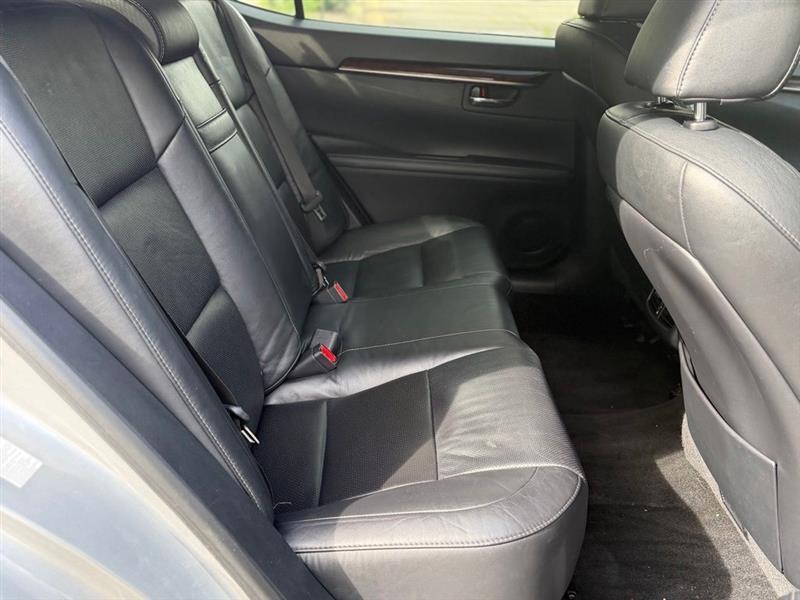 Lexus ES 350 4dr Sdn 2013
