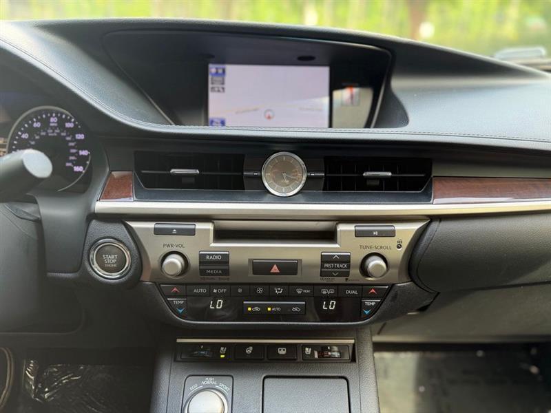 Lexus ES 350 4dr Sdn 2013