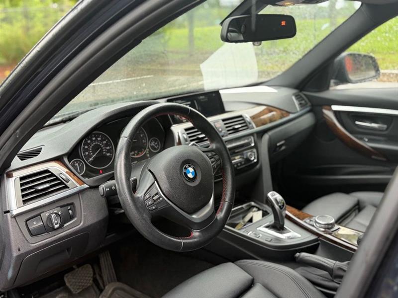 BMW 3 Series 4dr Sdn 328i xDrive AWD SULEV 2016