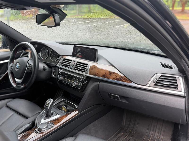 BMW 3 Series 4dr Sdn 328i xDrive AWD SULEV 2016