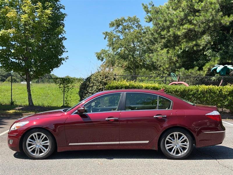 Hyundai Genesis 4dr Sdn V8 2011