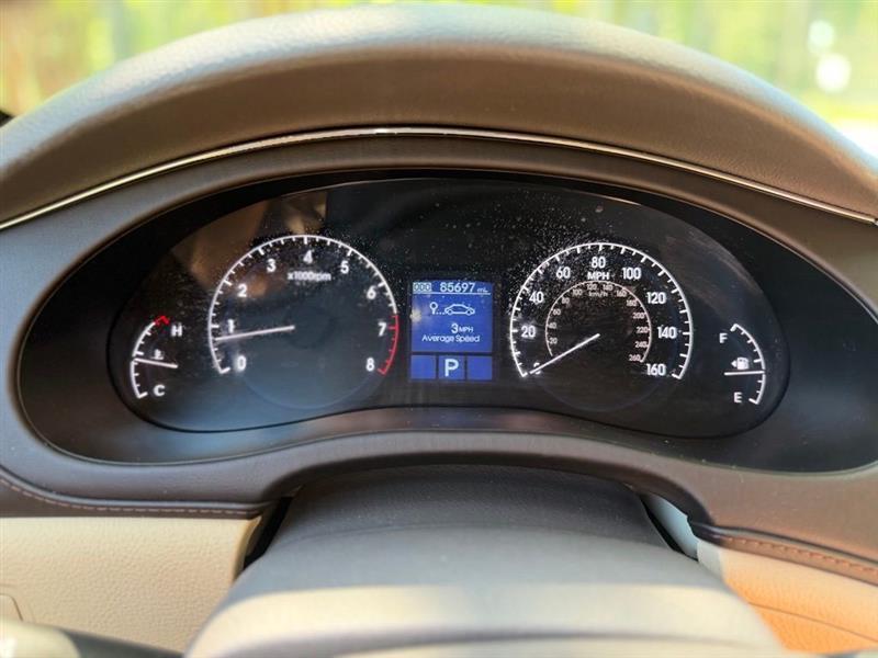 Hyundai Genesis 4dr Sdn V8 2011