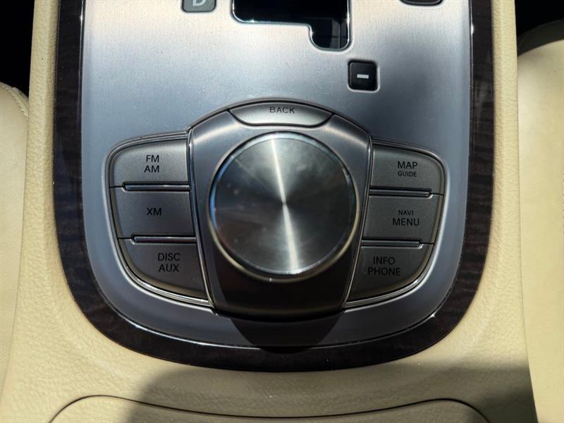 Hyundai Genesis 4dr Sdn V8 2011