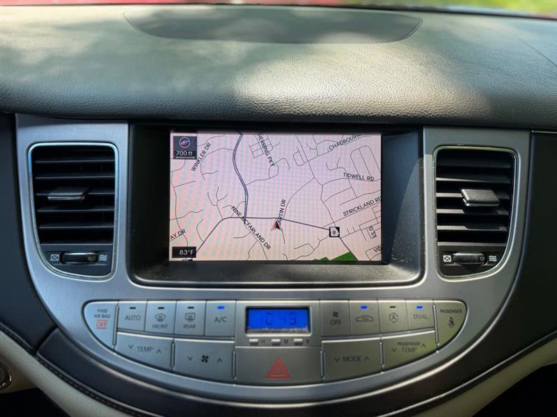 Hyundai Genesis 4dr Sdn V8 2011
