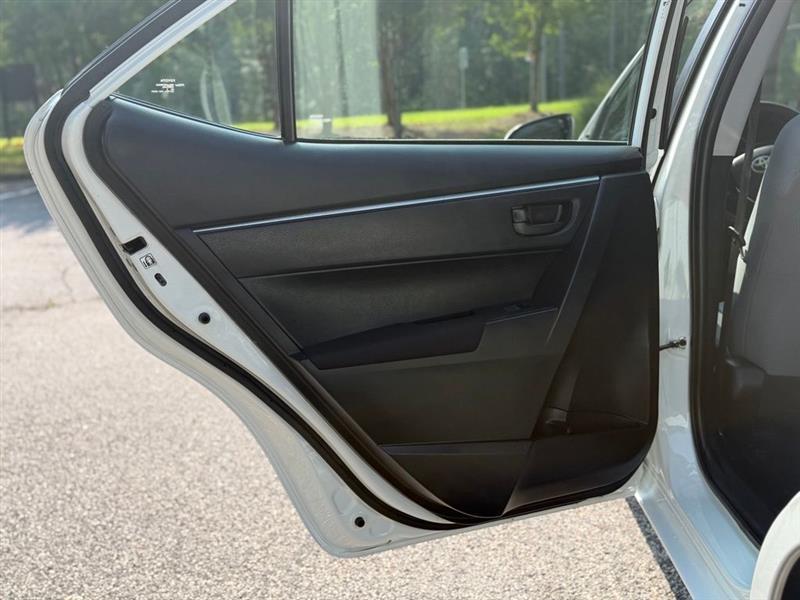 Toyota Corolla 4dr Sdn CVT LE Premium (Natl) 2015