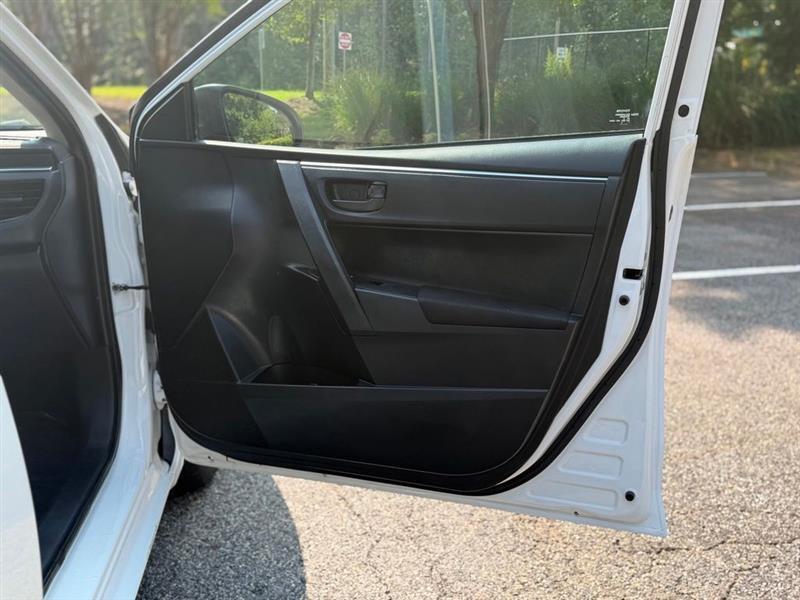 Toyota Corolla 4dr Sdn CVT LE Premium (Natl) 2015