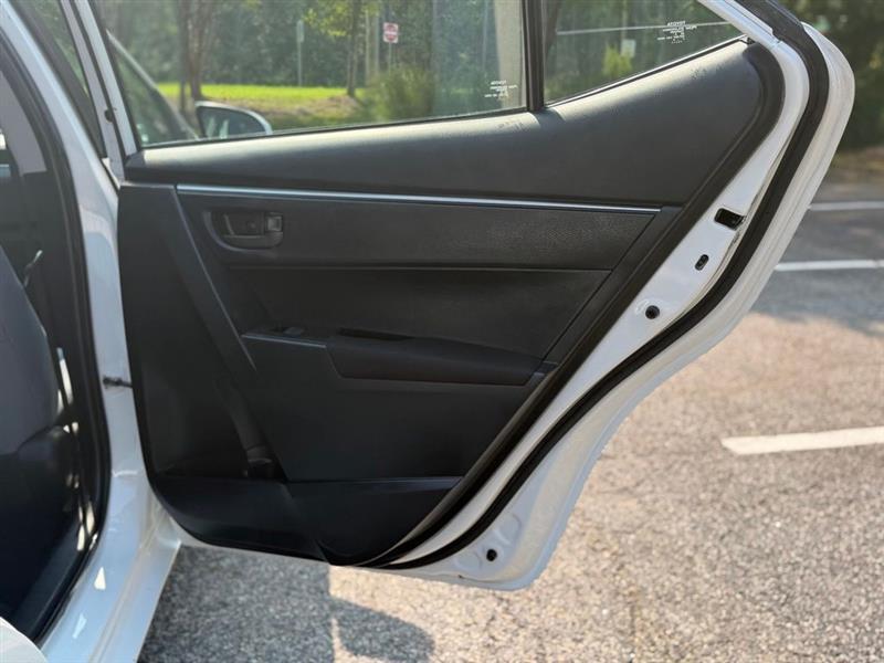 Toyota Corolla 4dr Sdn CVT LE Premium (Natl) 2015