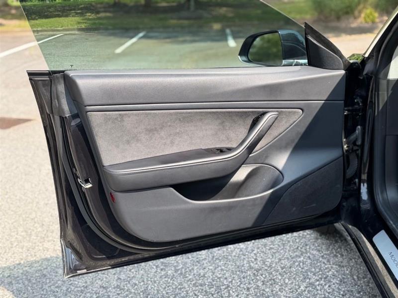Tesla Model 3 Mid Range Battery RWD 2018