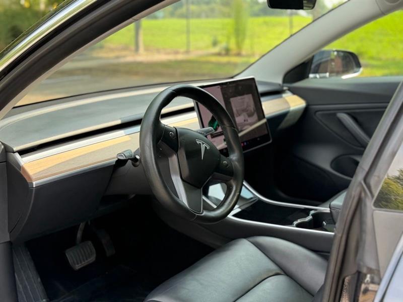Tesla Model 3 Mid Range Battery RWD 2018