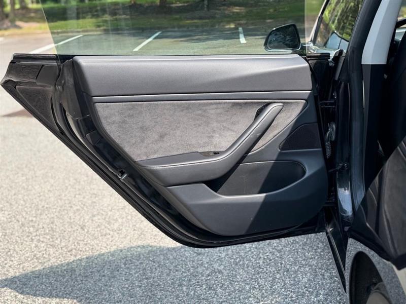 Tesla Model 3 Mid Range Battery RWD 2018