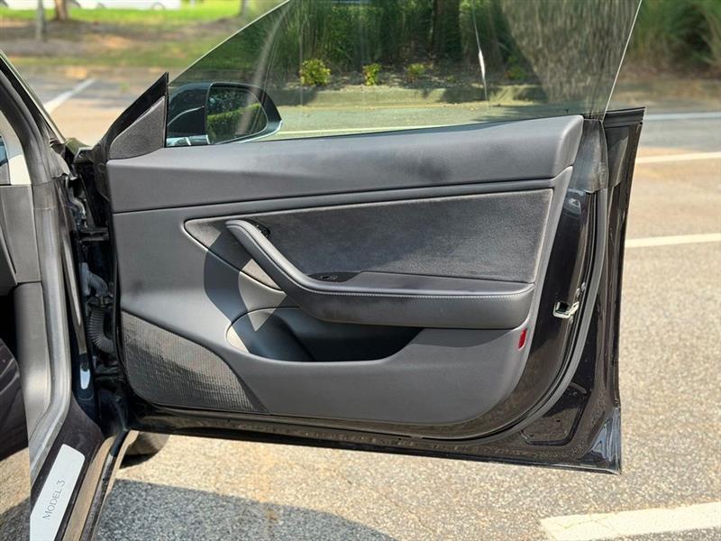 Tesla Model 3 Mid Range Battery RWD 2018
