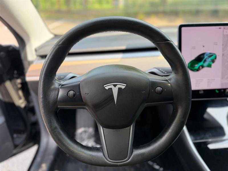 Tesla Model 3 Mid Range Battery RWD 2018