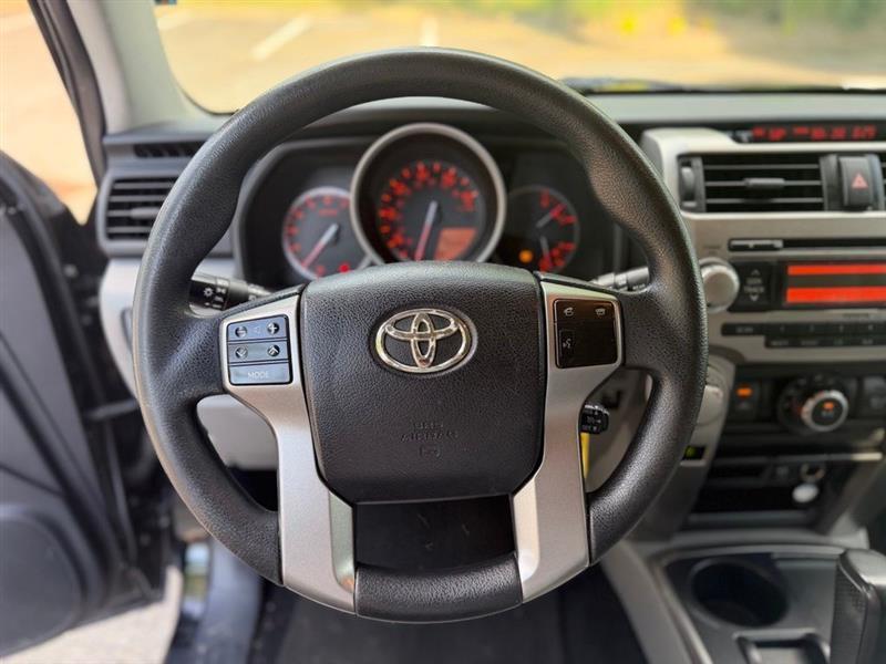 Toyota 4Runner RWD 4dr V6 Limited (Natl) 2012