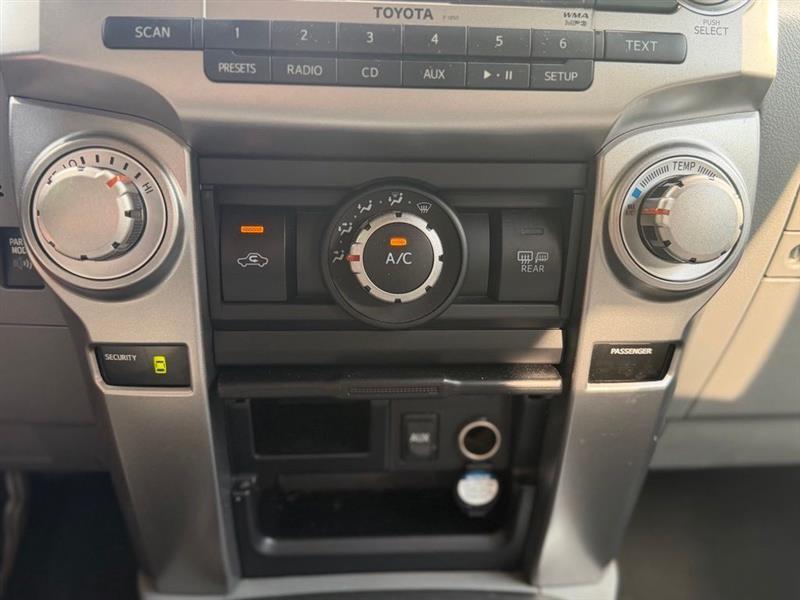 Toyota 4Runner RWD 4dr V6 Limited (Natl) 2012