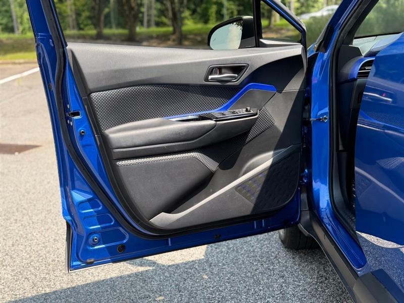 Toyota C-HR LE FWD (Natl) 2020