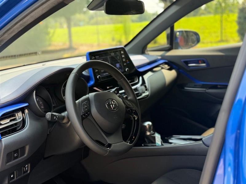 Toyota C-HR LE FWD (Natl) 2020