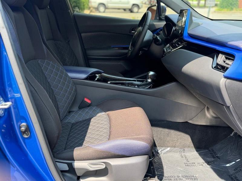 Toyota C-HR LE FWD (Natl) 2020