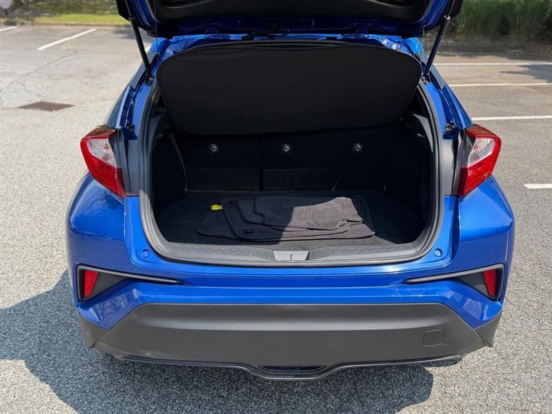 Toyota C-HR LE FWD (Natl) 2020