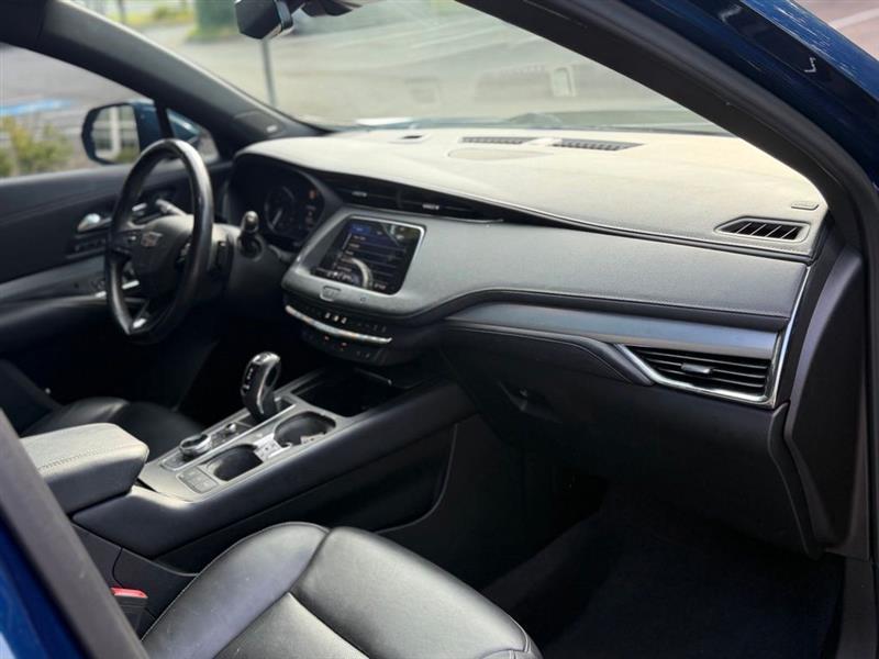 Cadillac XT4 FWD 4dr Premium Luxury 2019