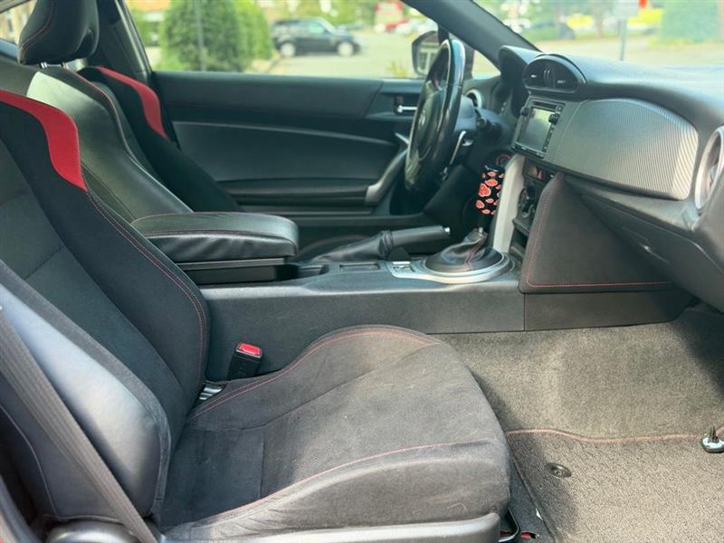 Scion FR-S 2dr Cpe Man (Natl) 2015