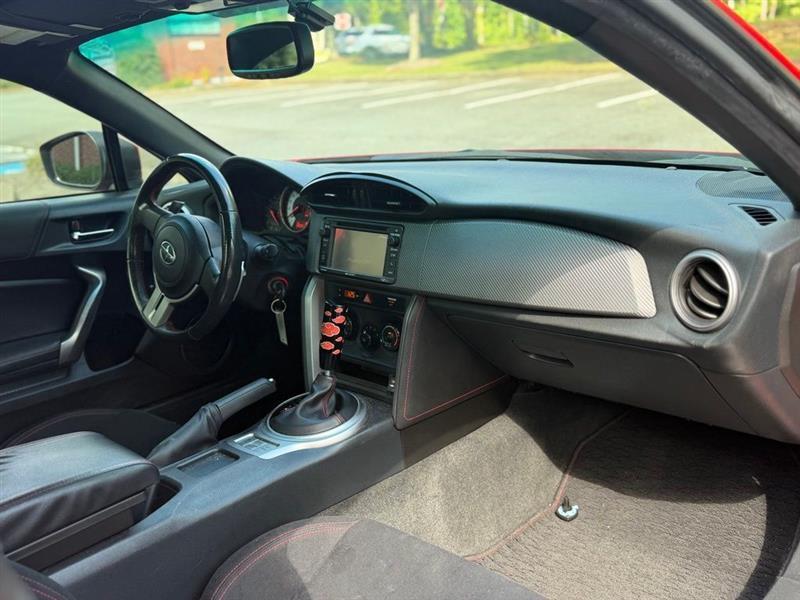 Scion FR-S 2dr Cpe Man (Natl) 2015