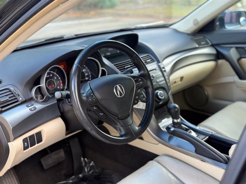 Acura TL 4dr Sdn Auto 2WD 2012