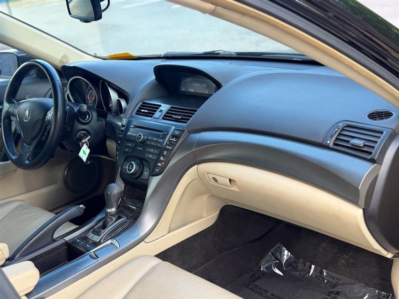 Acura TL 4dr Sdn Auto 2WD 2012