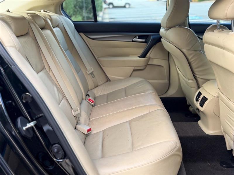 Acura TL 4dr Sdn Auto 2WD 2012