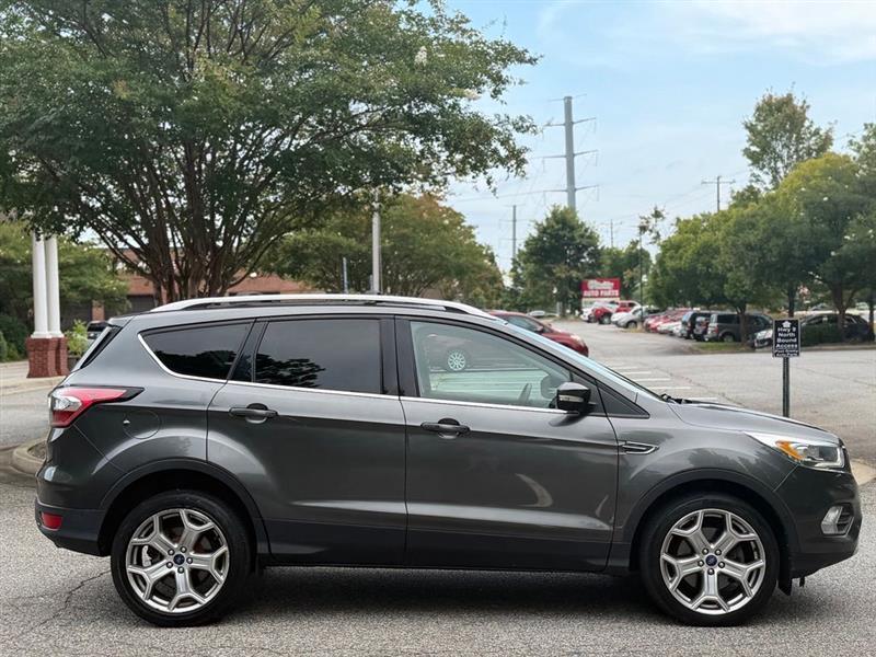 Ford Escape Titanium 4WD 2017