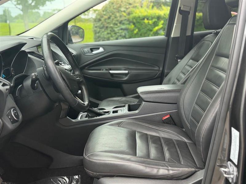 Ford Escape Titanium 4WD 2017