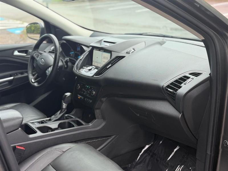 Ford Escape Titanium 4WD 2017