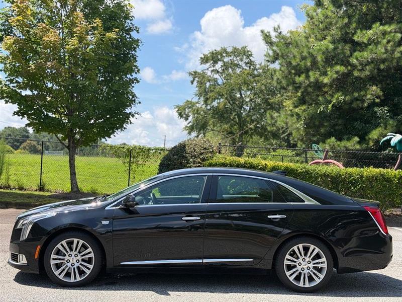 Cadillac XTS 4dr Sdn Luxury FWD 2019