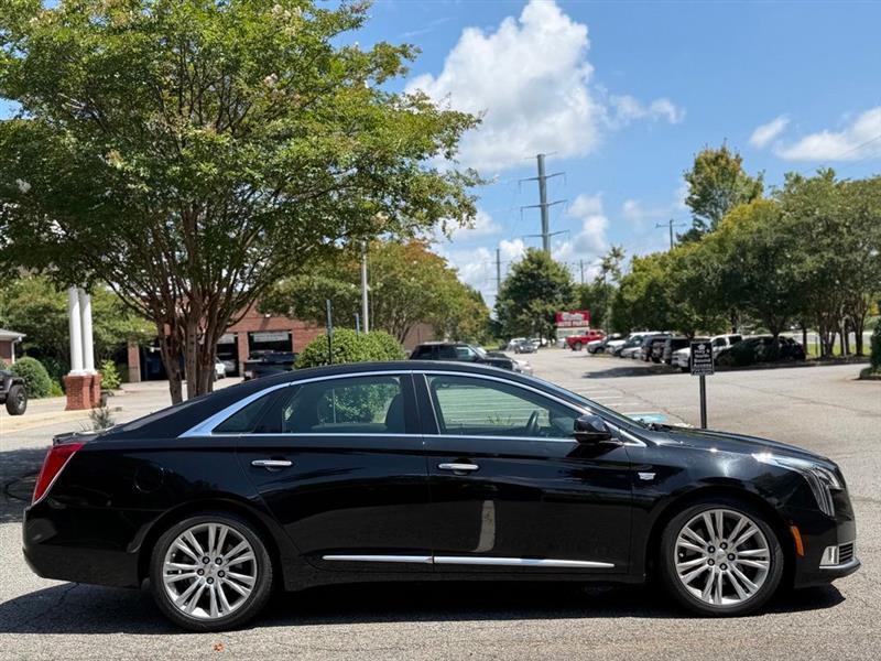 Cadillac XTS 4dr Sdn Luxury FWD 2019