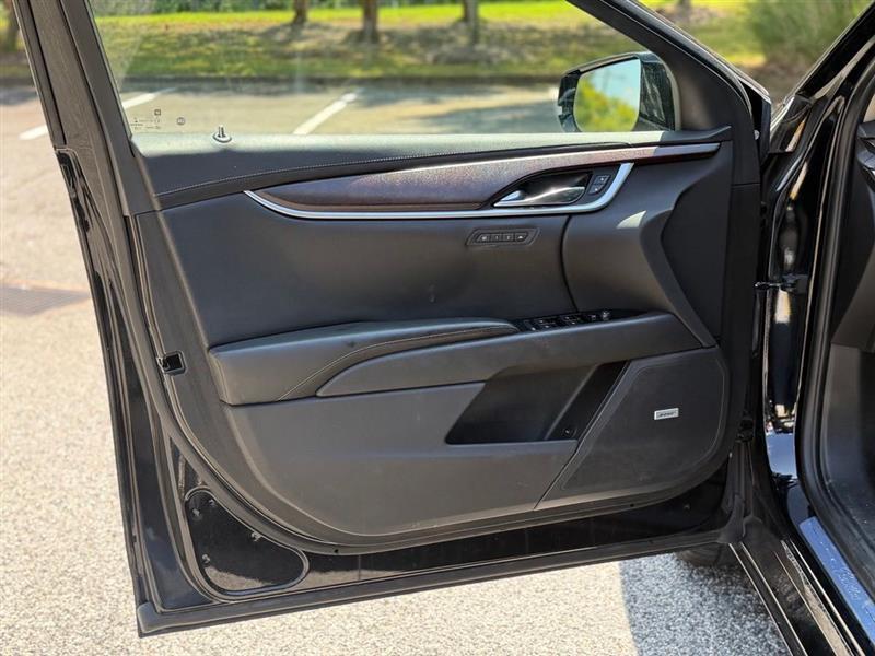 Cadillac XTS 4dr Sdn Luxury FWD 2019